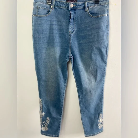 Floral Embroidered Blue Cropped Jeans - Picture 1 of 6